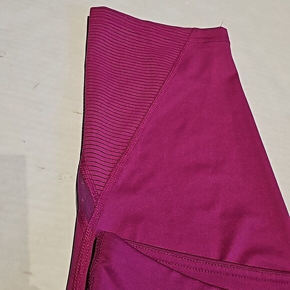 Bright berry colored tek Gear workout leggings size 2X - Picture 3 of 8